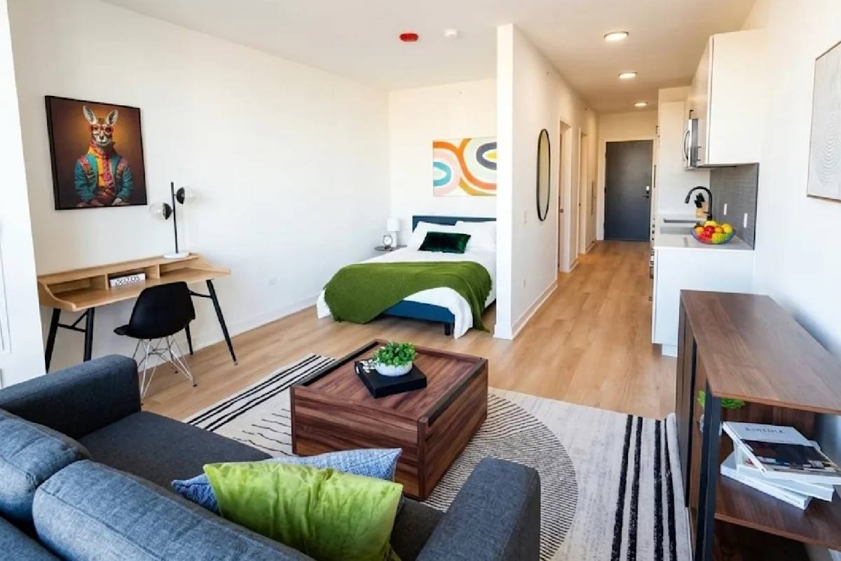Apartment for rent at 1001 W Grand Ave, Chicago, IL 60642