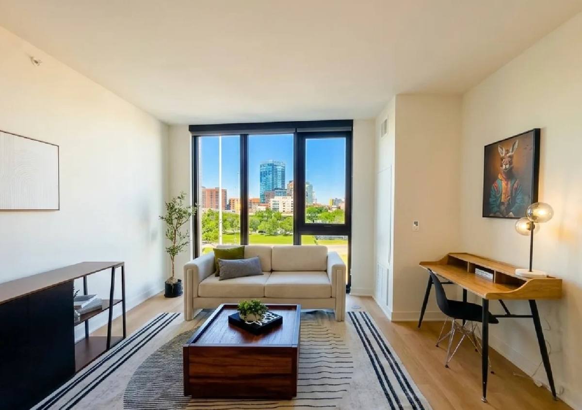Apartment for rent at 1001 W Grand Ave, Chicago, IL 60642
