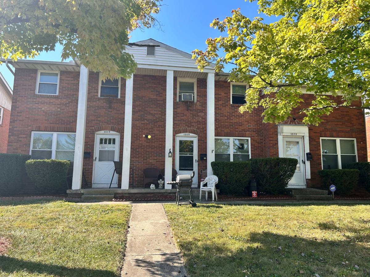Townhouse for rent at 1317 Barnett Rd, Columbus, OH 43227