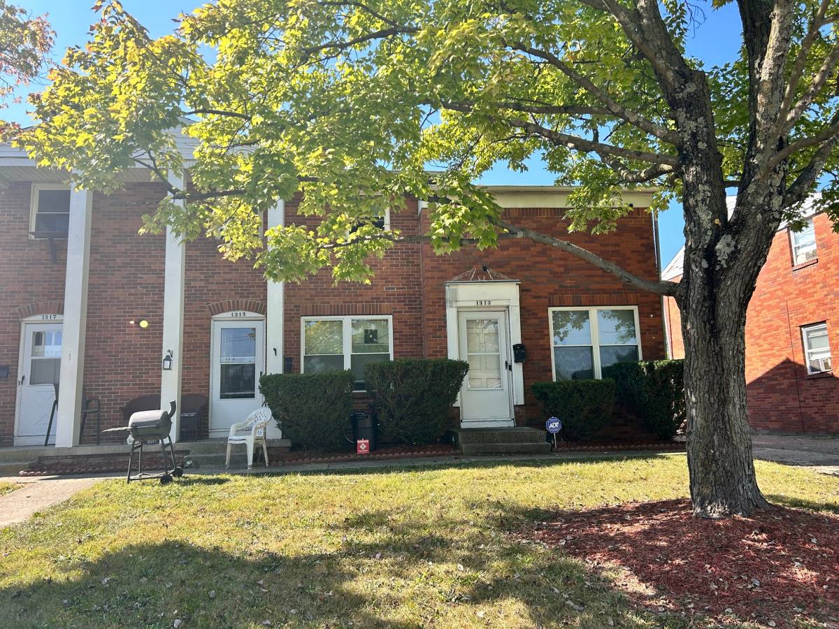 Townhouse for rent at 1317 Barnett Rd, Columbus, OH 43227