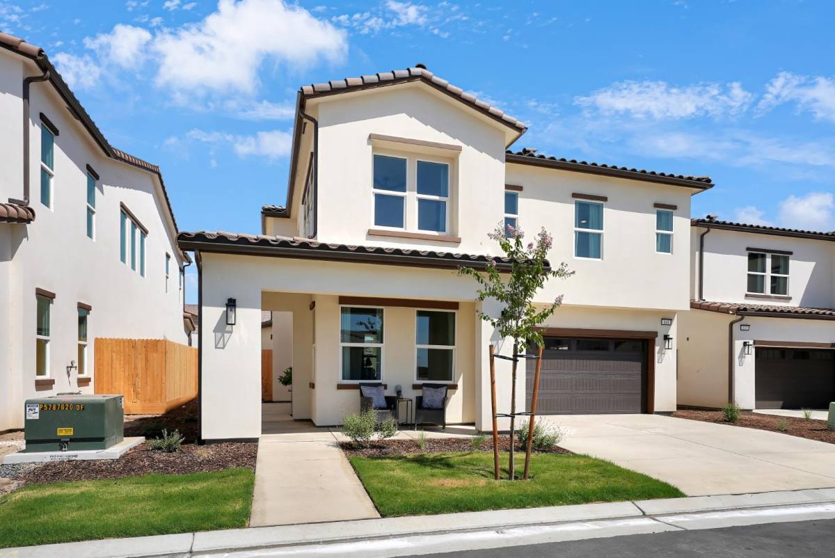 House for rent at 143 N Union St #19, Hanford, CA 93230