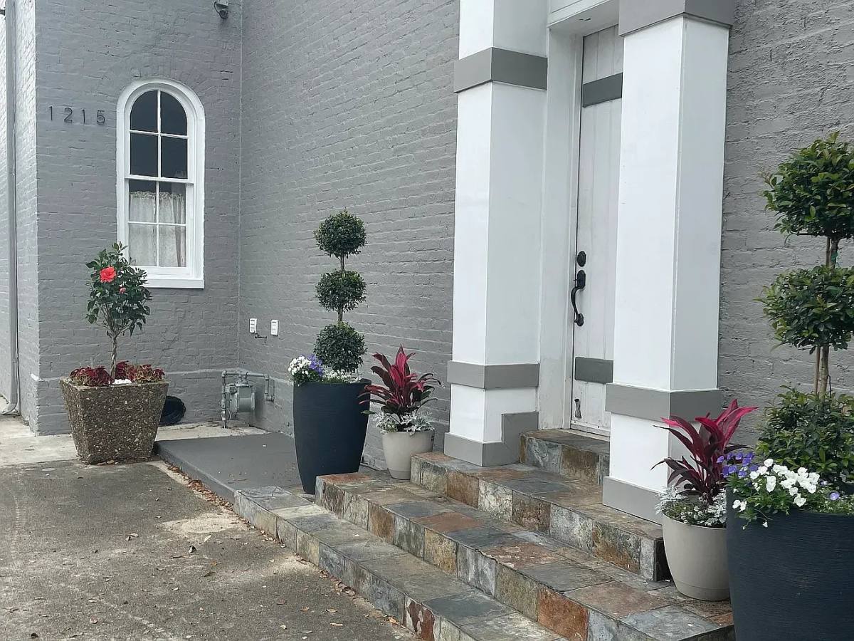 Apartment for rent at 1215 Josephine St #4, New Orleans, LA 70130
