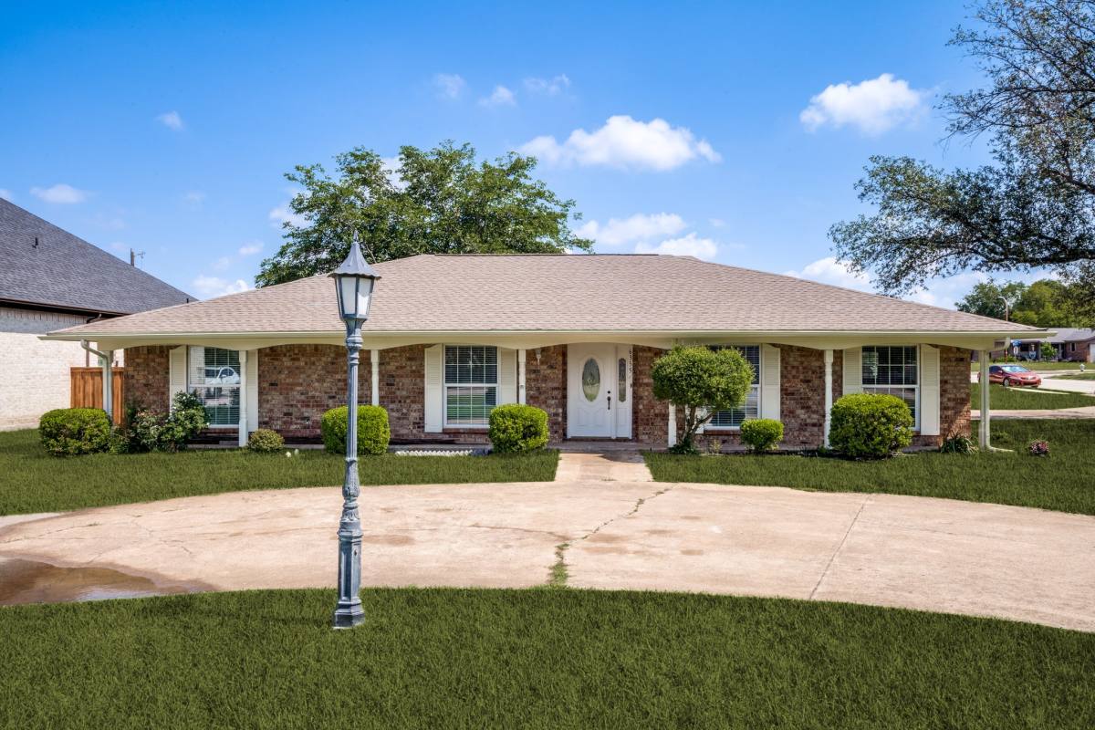 House for rent at 6355 Starnes Rd, Fort Worth, TX 76148