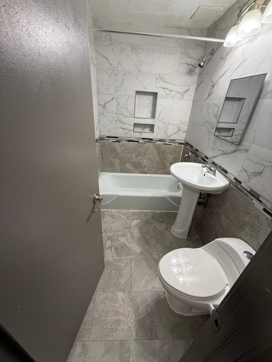 Apartment for rent at 76 Webster St, Hartford, CT 06114