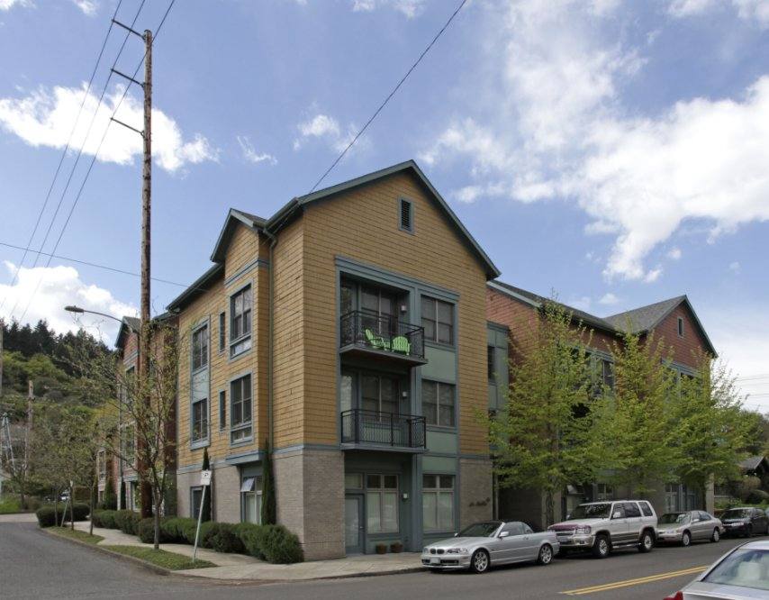 Apartment for rent at 3535 S Corbett Ave #301, Portland, OR 97239