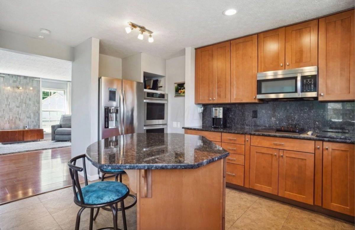 House for rent at 9126 Ellersly Dr, Lewis Center, OH 43035
