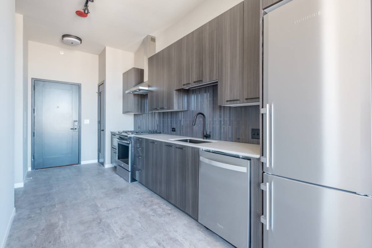 Apartment for rent at 946 W Washington Blvd, Chicago, IL 60607