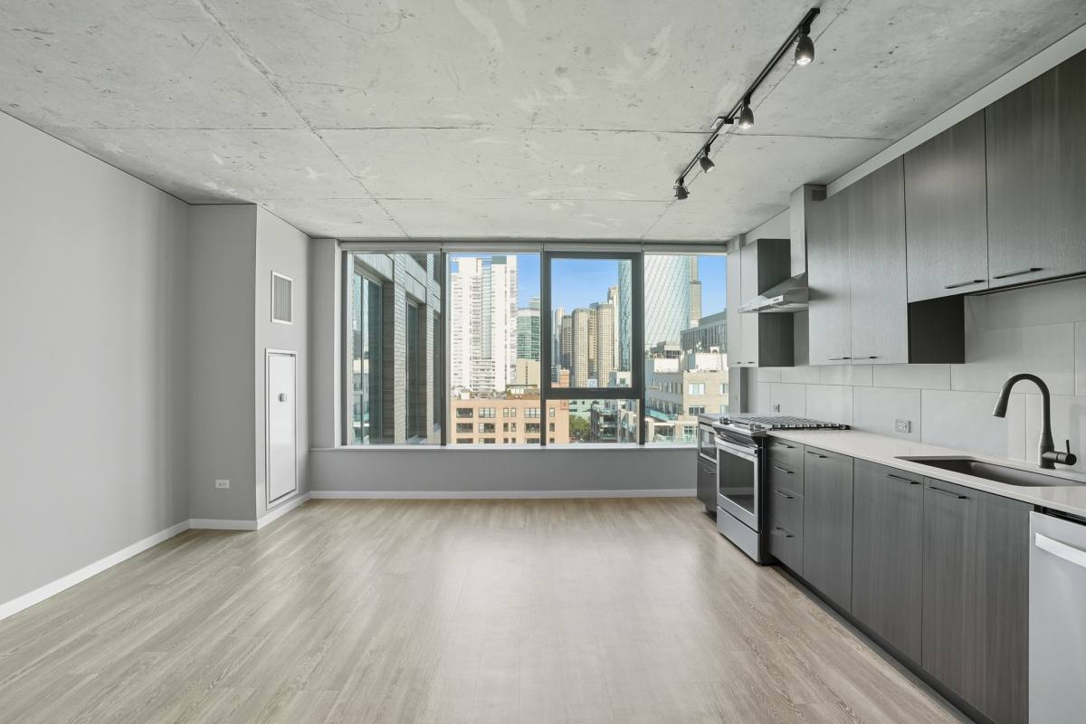 Apartment for rent at 946 W Washington Blvd, Chicago, IL 60607