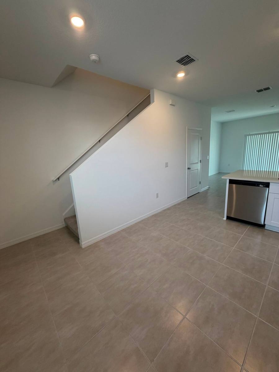 Townhouse for rent at 2860 Skyline Loop, Kissimmee, FL 34758