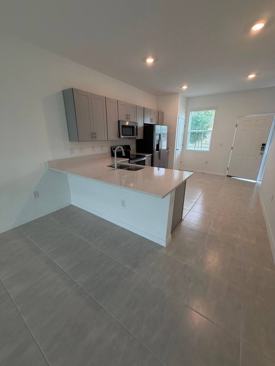 Townhouse for rent at 2860 Skyline Loop, Kissimmee, FL 34758