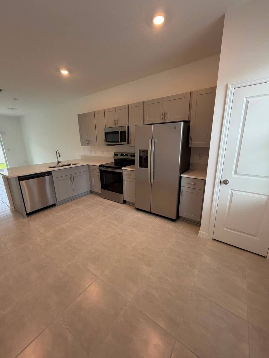 Townhouse for rent at 2860 Skyline Loop, Kissimmee, FL 34758