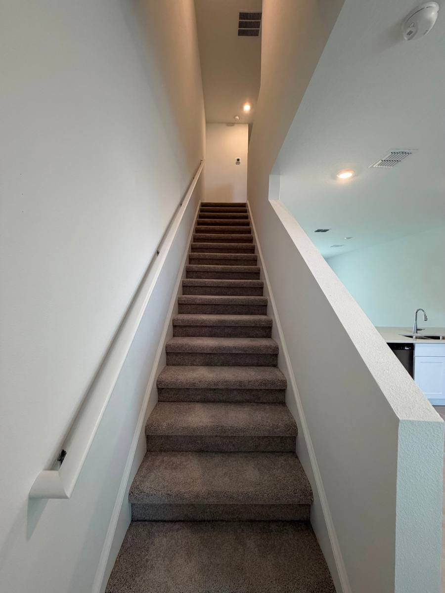Townhouse for rent at 2869 Skyline Loop, Kissimmee, FL 34758