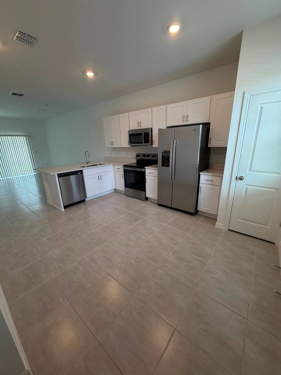 Townhouse for rent at 2869 Skyline Loop, Kissimmee, FL 34758