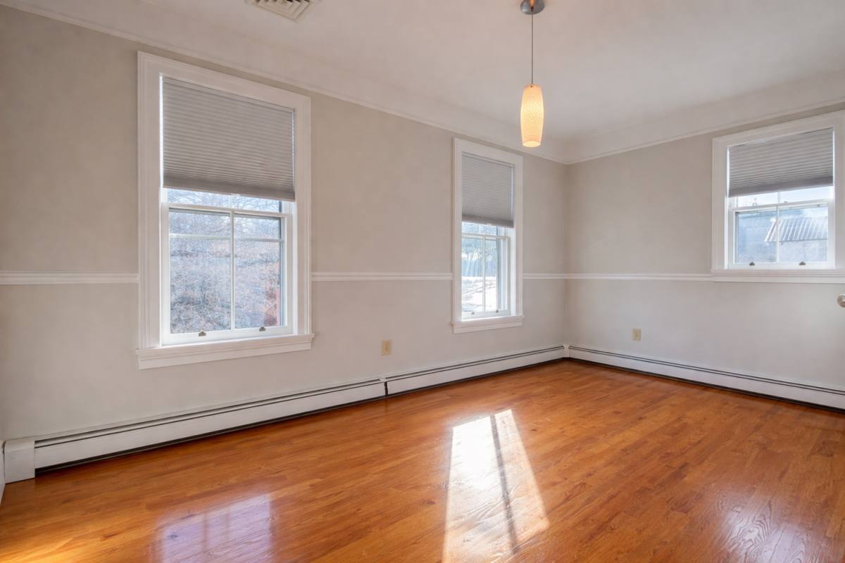 Apartment for rent at 317 Broad St #2, Milford, PA 18337