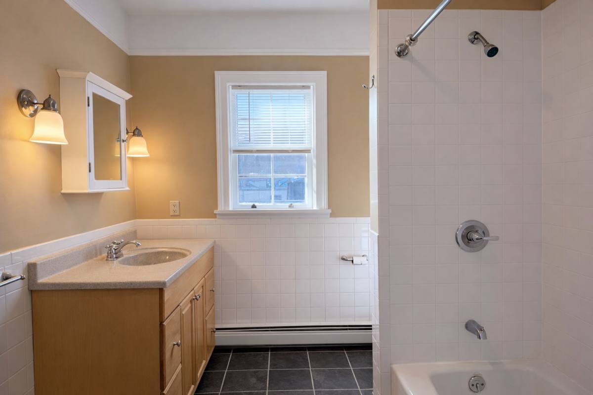 Apartment for rent at 317 Broad St #2, Milford, PA 18337