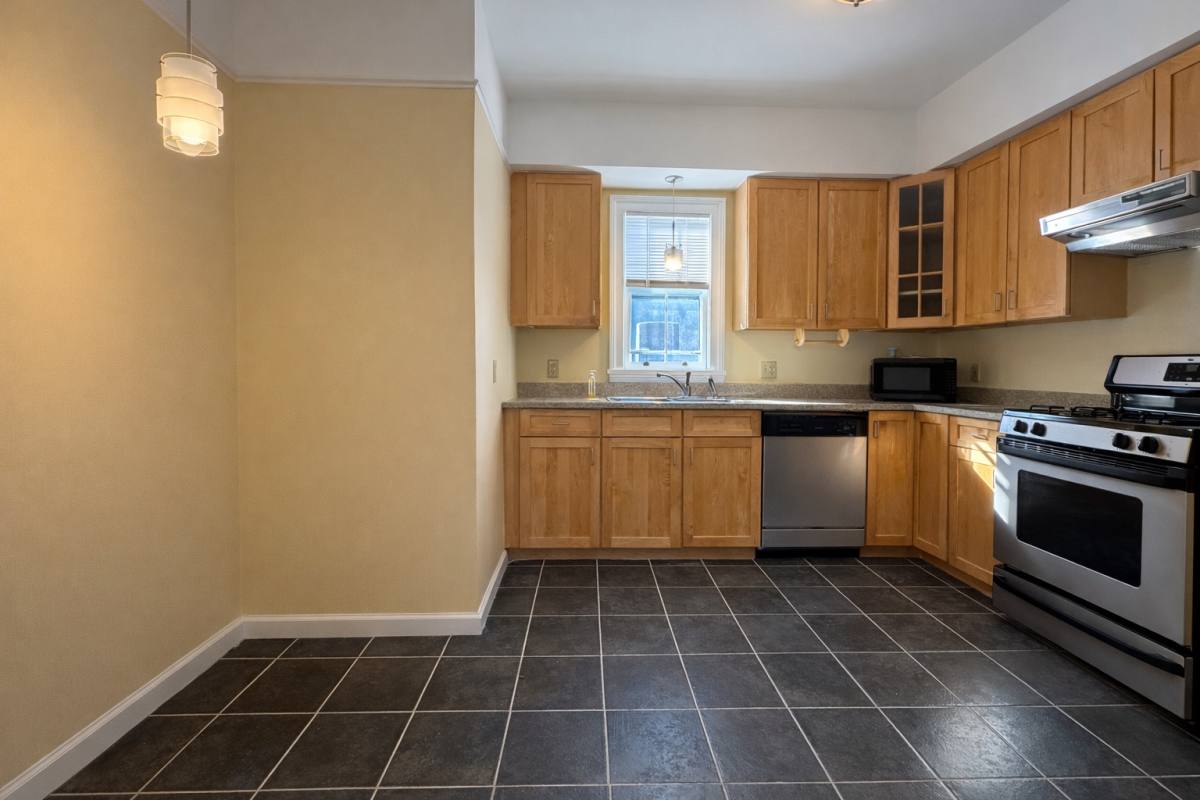Apartment for rent at 317 Broad St #2, Milford, PA 18337