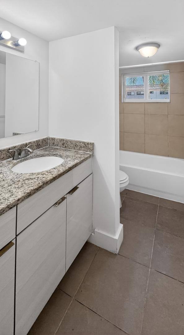 Apartment for rent at 13201 Memorial Highway 220, Miami, FL 33161