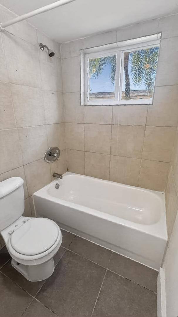 Apartment for rent at 13201 Memorial Highway 220, Miami, FL 33161
