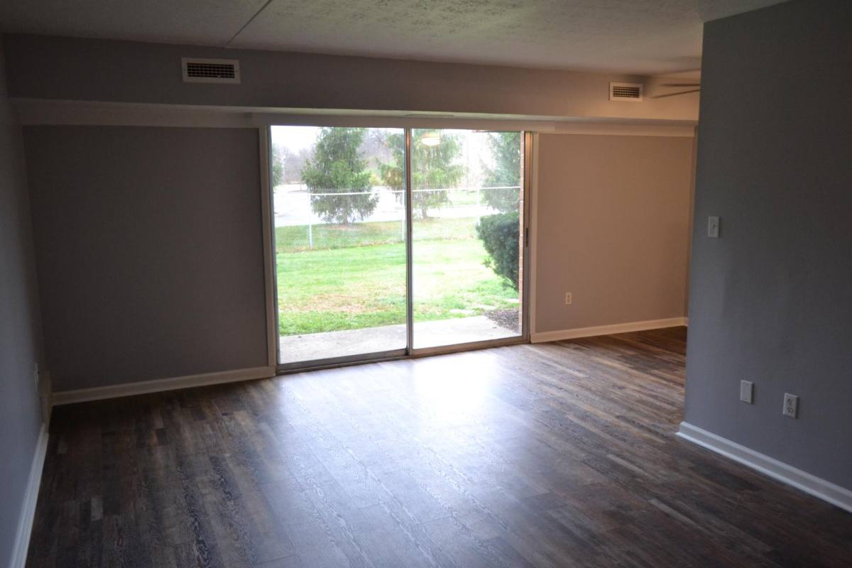 Apartment for rent at 15143 Baldwin Court #101, Cleveland, OH 44130