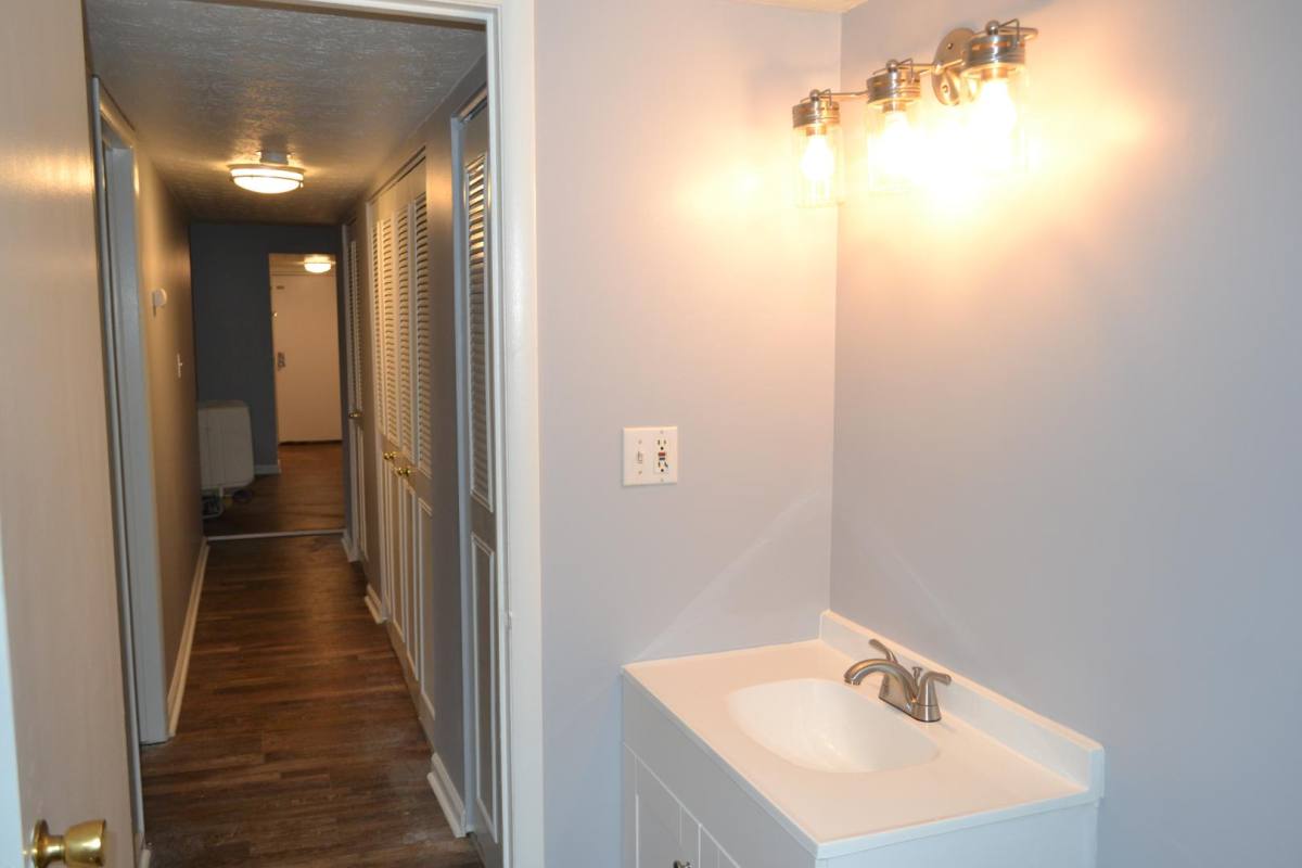 Apartment for rent at 15143 Baldwin Court #101, Cleveland, OH 44130