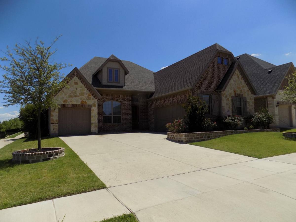House for rent at 2440 Vaquero Lane, Carrollton, TX 75010