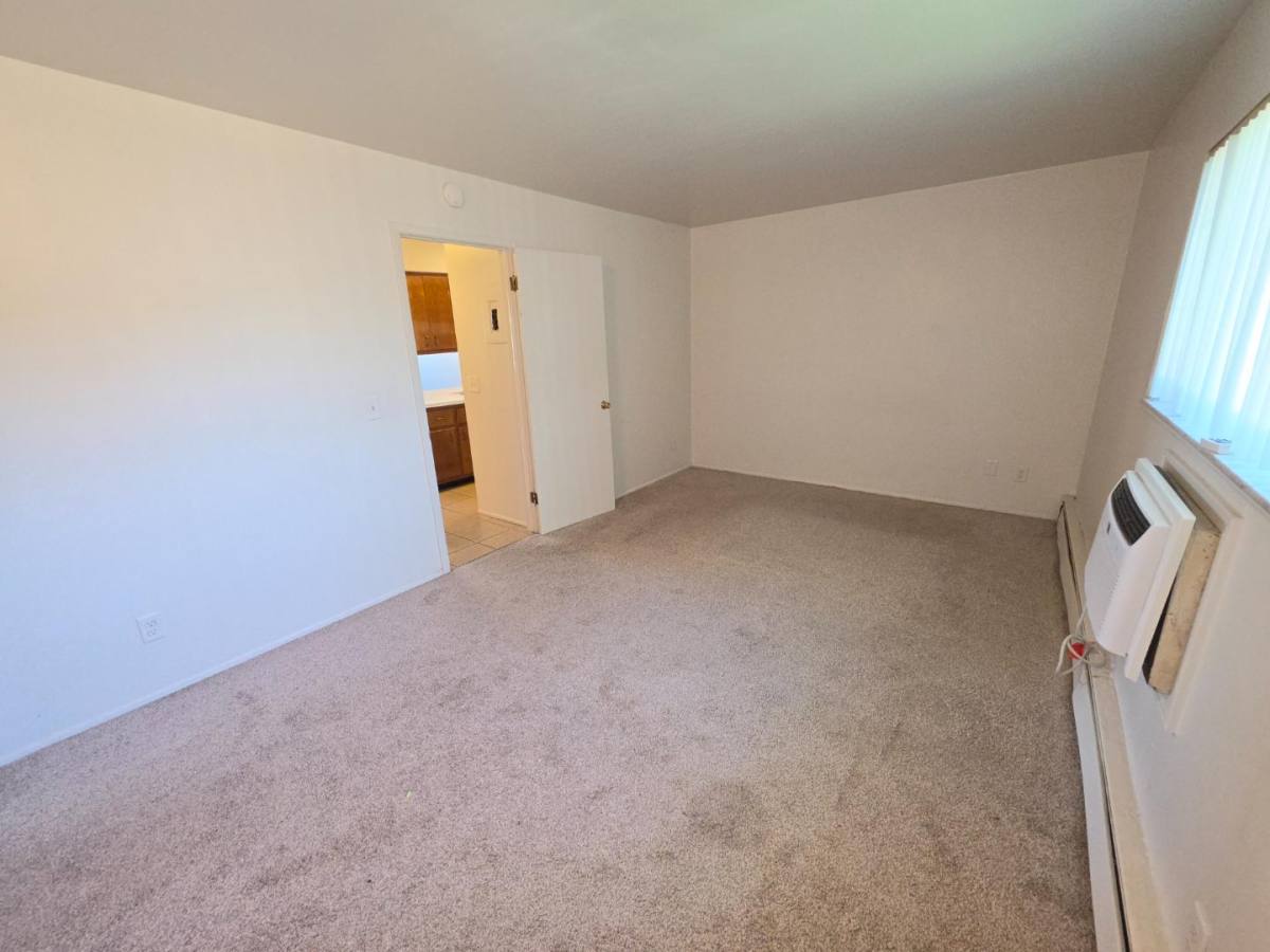 Apartment for rent at 4401 N Grand River Ave #17, Lansing, MI 48906