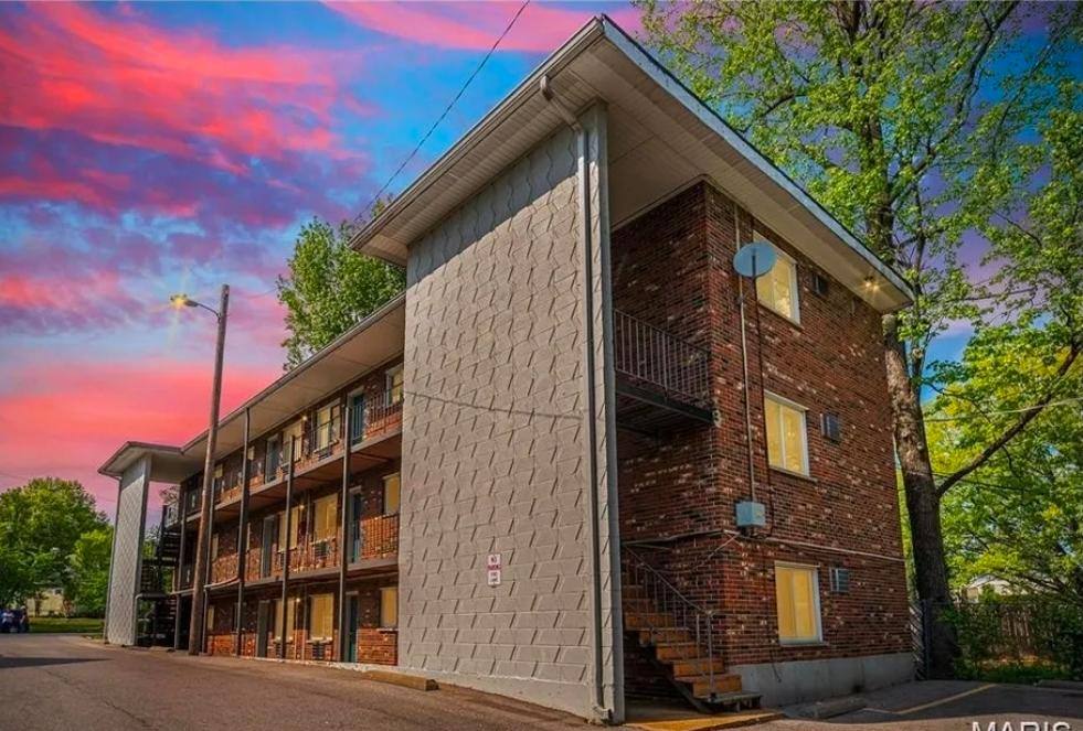 Apartment for rent at 3320 Greenwood Blvd #2, Saint Louis, MO 63143
