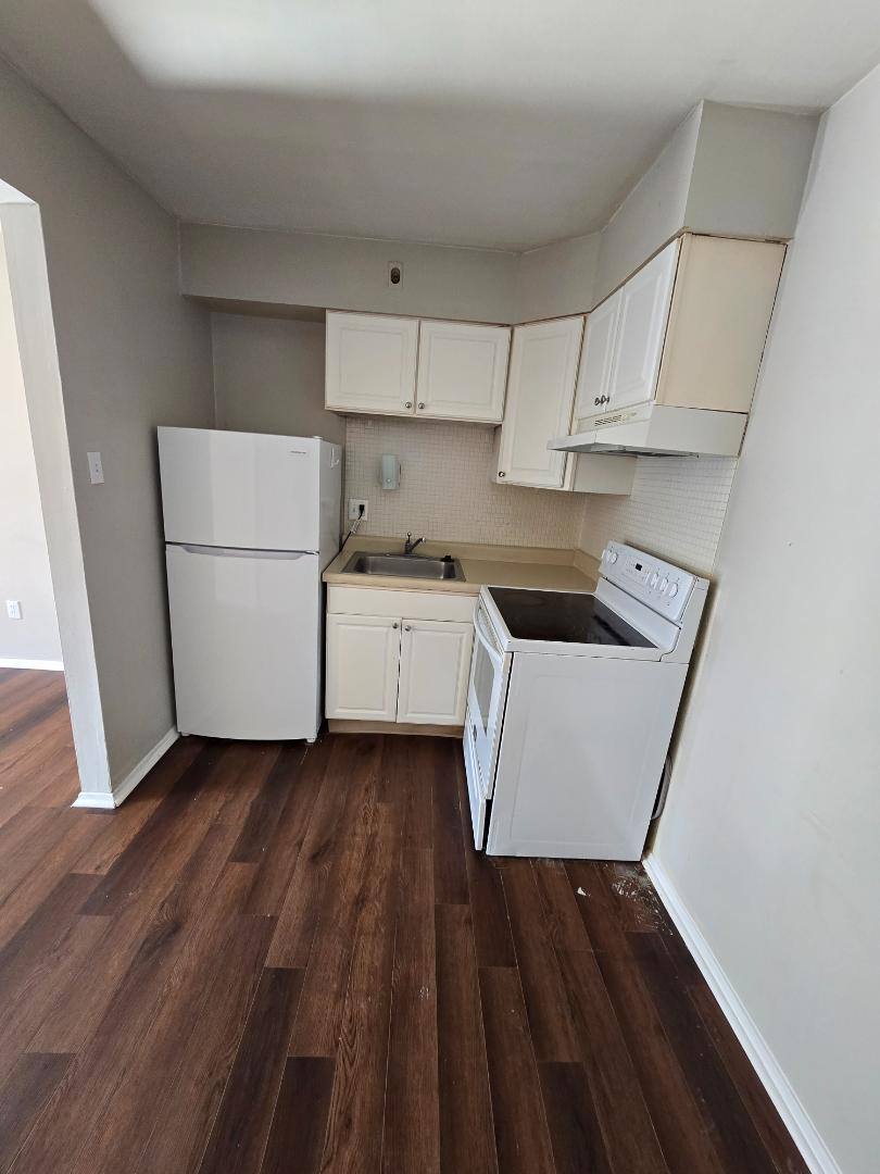 Apartment for rent at 3320 Greenwood Blvd #2, Saint Louis, MO 63143