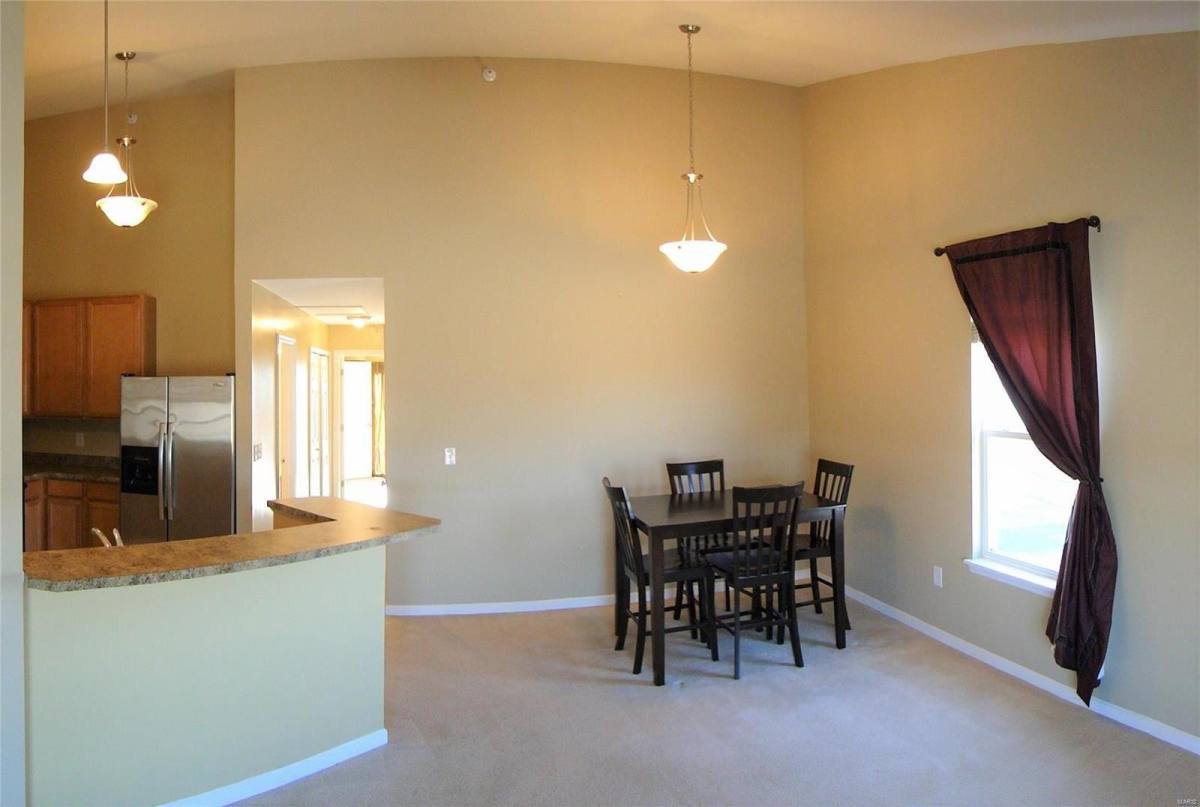 Townhouse for rent at 712 Harbor Woods Dr #D, Fairview Heights, IL 62208