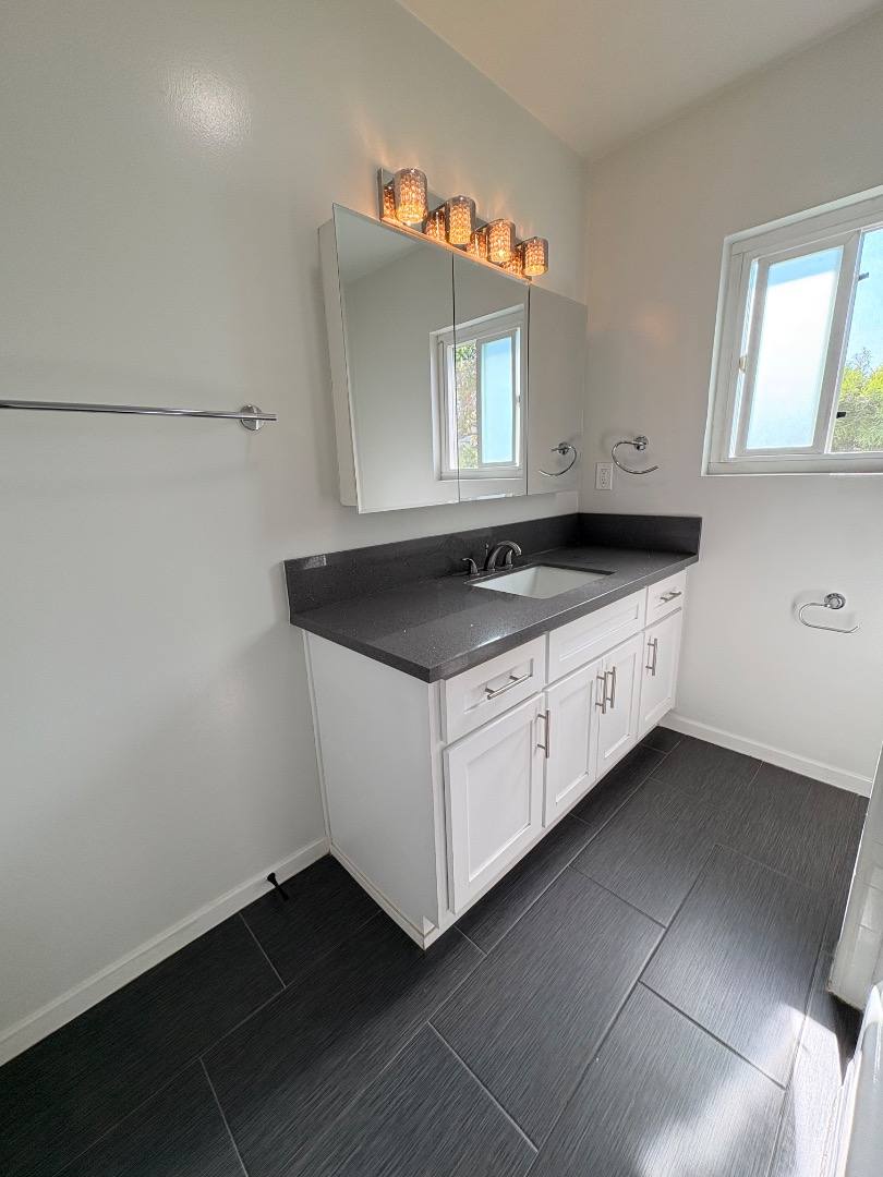 Apartment for rent at 1275 2nd St #9, Long Beach, CA 90802