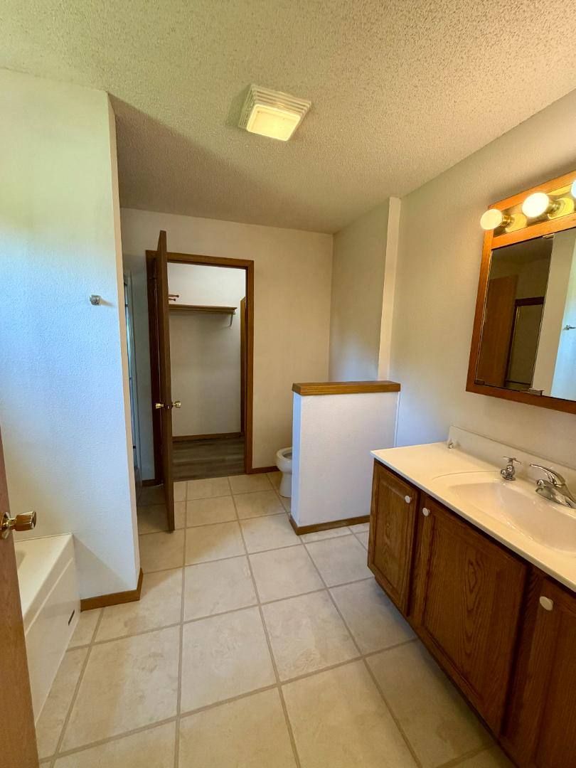 House for rent at 13801 State Rt Mm SE, Agency, MO 64401