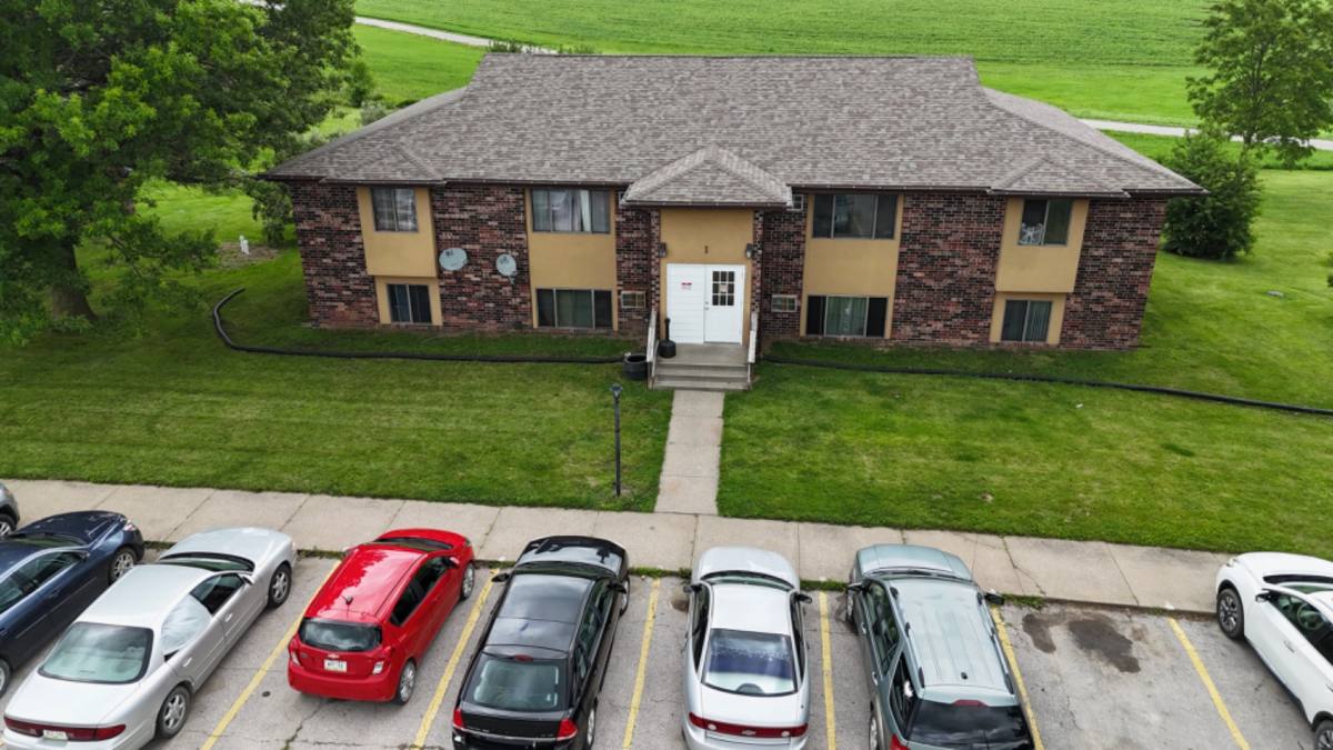 Apartment for rent at 303 Ilion Ave #6, Chariton, IA 50049
