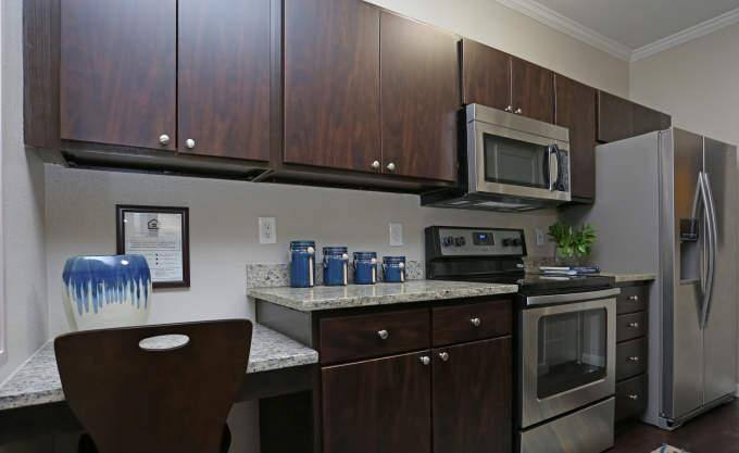 Apartment for rent at 7575 Gosling Rd, Spring, TX 77382