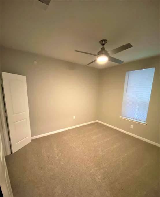 Apartment for rent at 16112 N Freeway, Houston, TX 77090