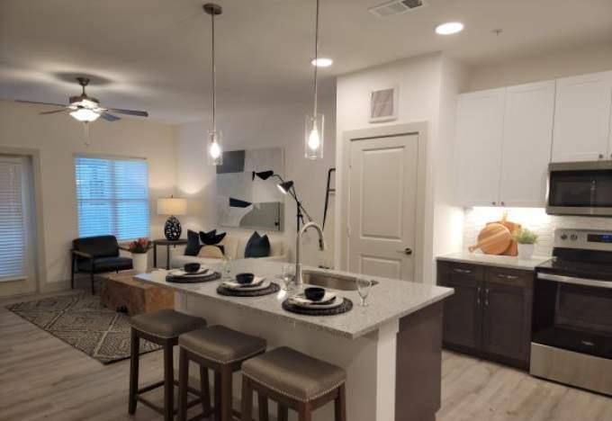 708 E Cypresswood Dr, Spring, TX 77373 - Apartment for Rent - Image 2