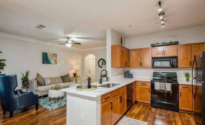 Apartment for rent at 6900 Lake Woodlands Dr, Spring, TX 77382