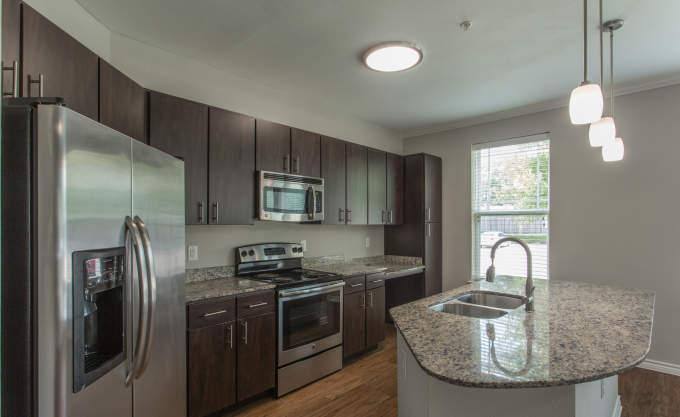 Apartment for rent at 1715 Enclave Parkway, Houston, TX 77077
