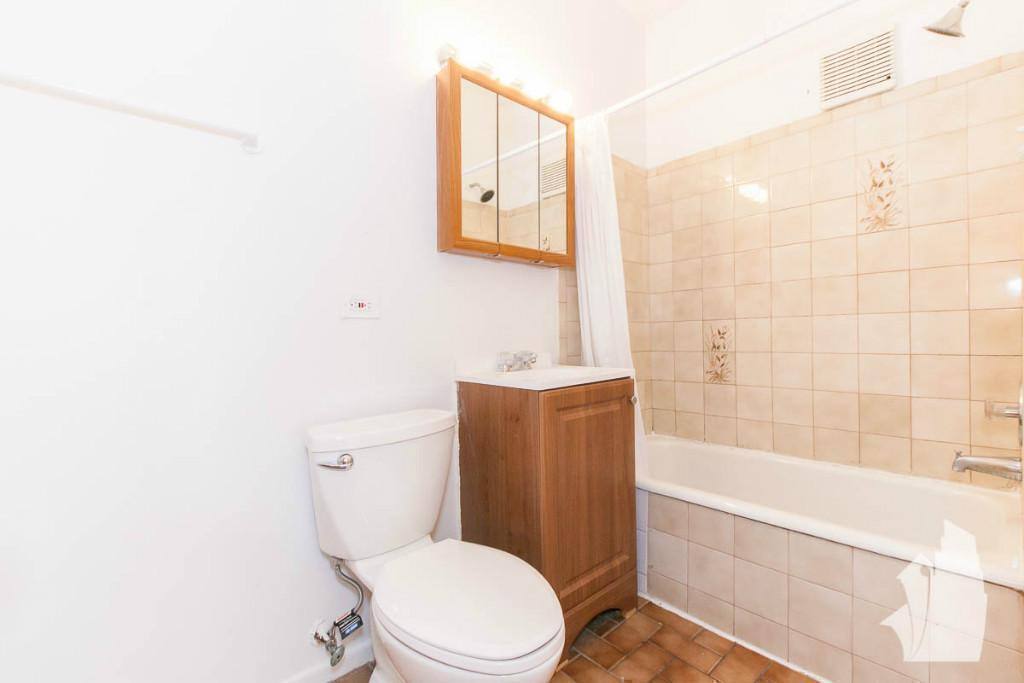 Apartment for rent at 4501 N Malden, Chicago, IL 60640