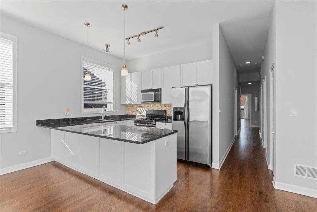 Condo for rent at 2020 W Pierce Ave, Chicago, IL 60622