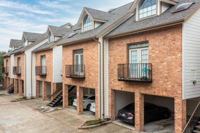 Apartment for rent at 18142 S Park View Dr, Houston, TX 77084