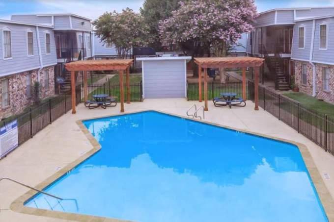 Apartment for rent at 123 Winkler Dr, Houston, TX 77087