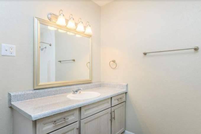 Apartment for rent at 123 Winkler Dr, Houston, TX 77087