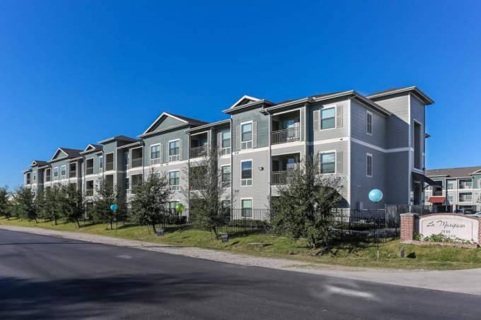 Apartment for rent at 2930 Plum Creek Lane, Houston, TX 77087