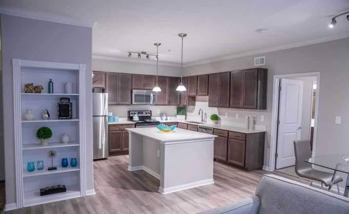 Apartment for rent at 9100 Westheimer Rd, Houston, TX 77063