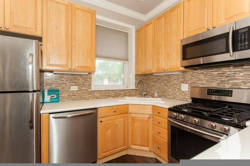 Apartment for rent at 3850 N Southport, Chicago, IL 60613