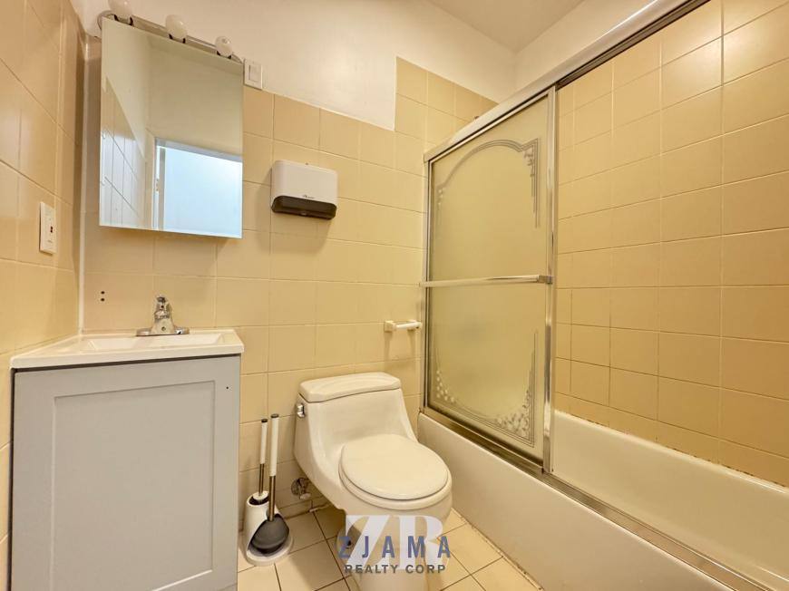 Apartment for rent at 824 McDonald Ave #2B, Brooklyn, NY 11218