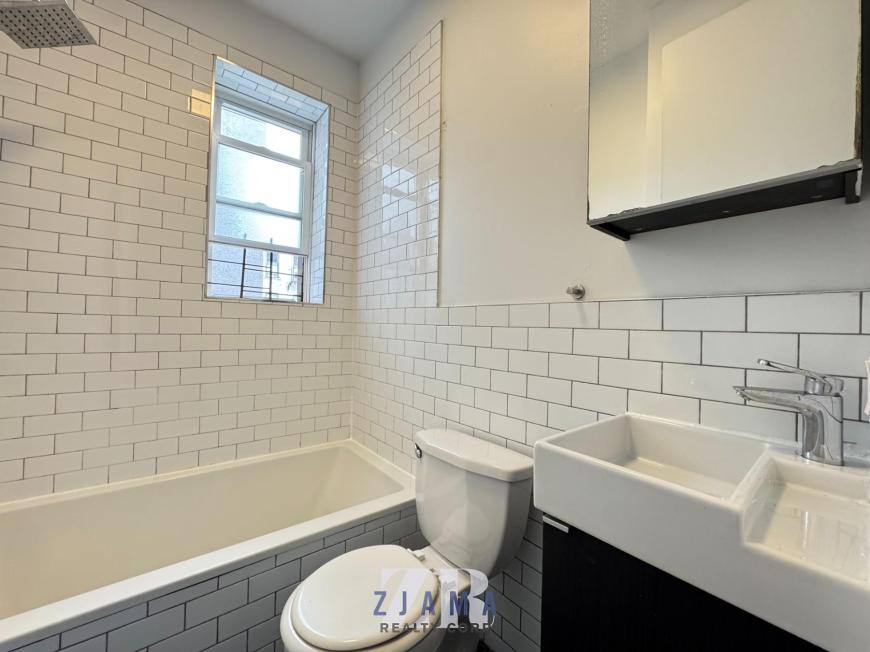 Apartment for rent at 286 19th St #3R, Brooklyn, NY 11215
