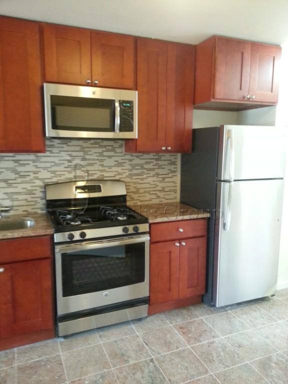 Apartment for rent at 273 Balcom Ave #1, Bronx, NY 10465
