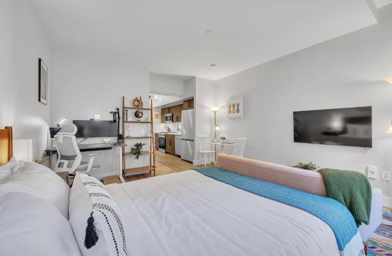 Apartment for rent at 75 Wall St #2024, New York, NY 10005