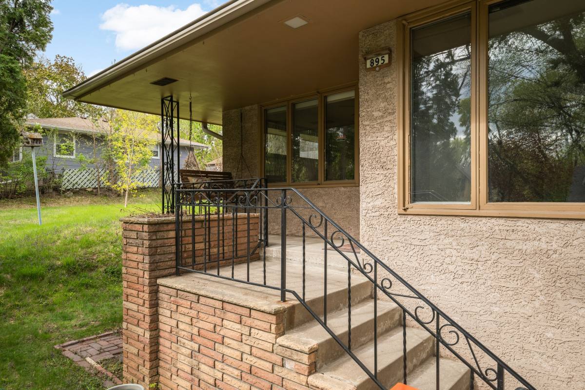 Townhouse for rent at 895 Humboldt Ave, Saint Paul, MN 55118